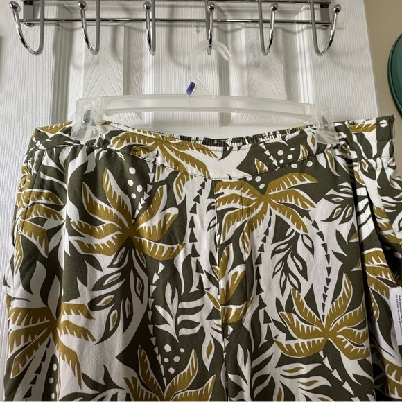 Tropical Leaf Print old navy Wide-Leg Pants - Picture 3 of 6